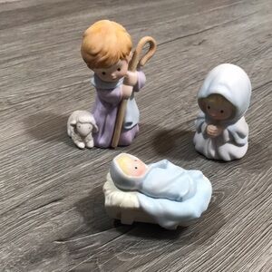 Avon Vintage Heavenly Blessings Nativity Collection 1986 NIB